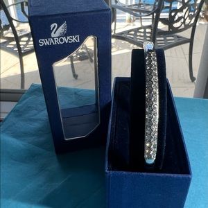 ⭐️🛍️ Host Pick 🛍️⭐️ Swarovski Bangle Bracelet